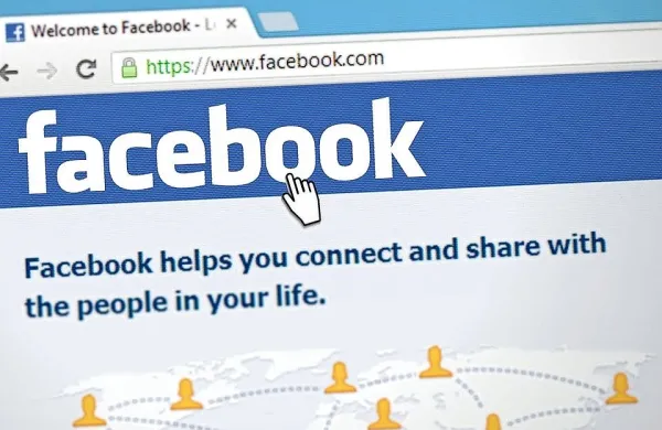 Facebook namerava v EU zaposliti 10.000 ljudi, ki bodo pomagali 
pri izdelavi tako imenovanega metaverzuma.
