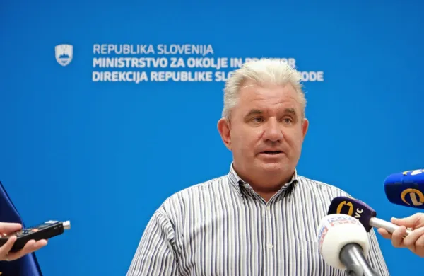 Komisija za preprečevanje korupcije (KPK) pogovora med ministrom Andrejem Vizjakom (na fotografiji) s podjetnikom Bojanom Petanom zaradi časovne oddaljenosti v skladu s svojimi 
zakonskimi pristojnostmi ne more več obravnavati.