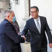 Vlada s posvetom v Kopru začela obisk v obalno-kra&scaron;ki regiji