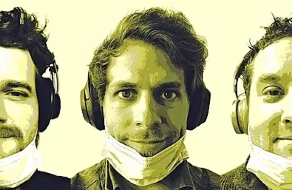 Drevi ob 20. uri se bo v mali dvorani Kulturnega doma Nova Gorica 
s koncertom tria (na fotografiji), v katerem igrajo pianist Anže 
Vrabec, baskitarist  Erik LaPierre Čebokli in bobnar Jože Zadravec, 
pričel festival  Oktober Jazza.
