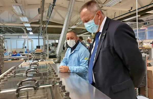 Minister Počivalšek, ki je obiskal ATech, vidi kar nekaj možnosti za 
za pomoč države na področju zelenega in digitalnega prehoda v 
okviru načrta za okrevanje in odpornost.

