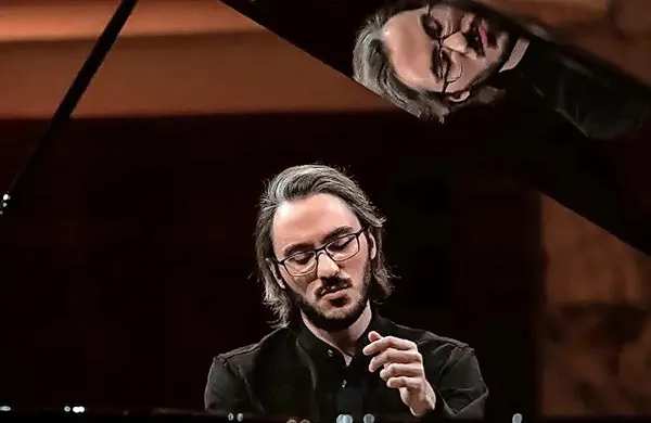 Aleksander Gadžijev je na prestižnem  Chopinovem tekmovanju 
osvojil drugo mesto.