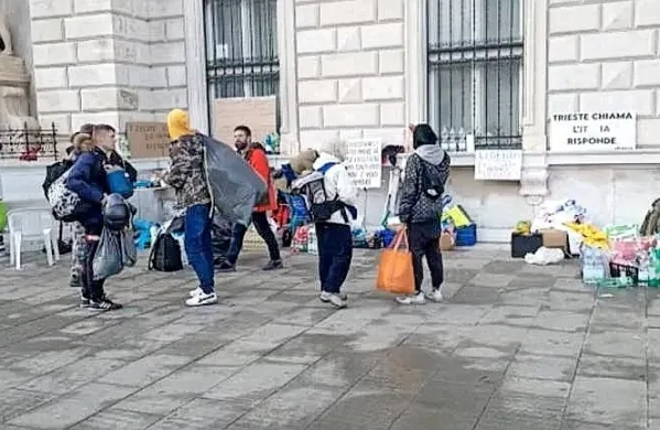 V Trstu se danes zadržuje le nekaj deset nasprotnikov covidnega 
potrdila.