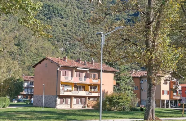 Predvideni posegi bodo poslabšali kakovost  bivanja v soseski in 
ne izboljšali, menijo stanovalci v obstoječih blokih. 