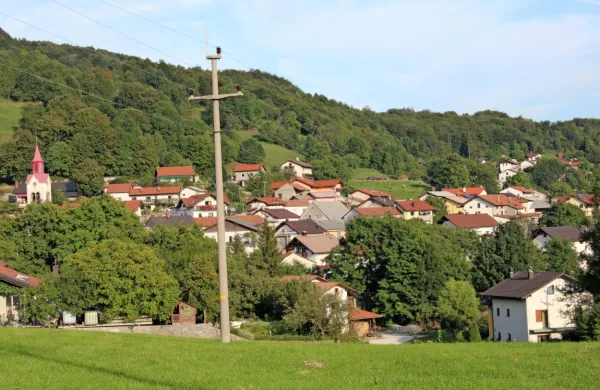 Občina bo v Podkraju do jeseni leta 2023 zgradila javni vodovod in kanalizacijo.