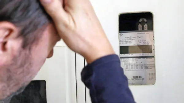 V zadnjih tednih je  zaradi dviga cen zemeljskega plina in premoga 
na svetovnih trgih prišlo do najvišjega skoka v cenah električne 
energije v zadnjih letih.