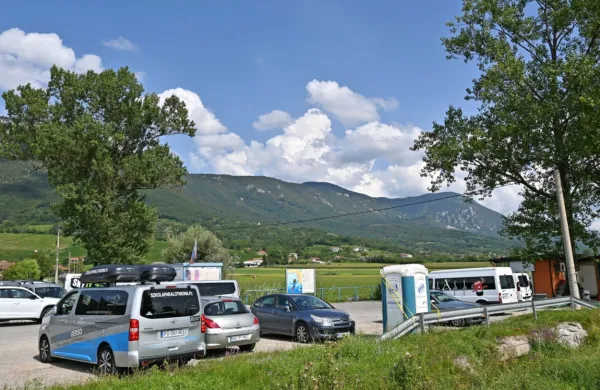 Na občini si obetajo, da bo večnamenski objekt ob pristajališču 
padalcev zgradil zasebnik. 