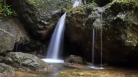 Brvi čez slikovito sotesko Pekel še nekaj časa ne bodo gradili, saj 
še odkupujejo zemljišča. 