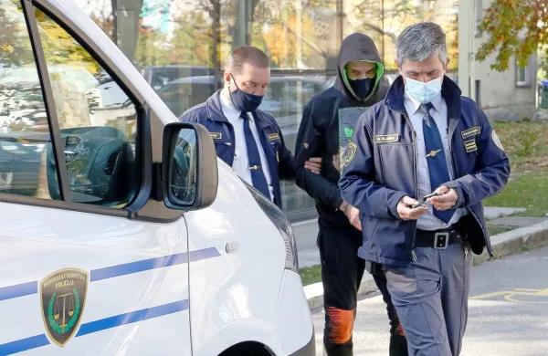 Štefan Mavri je od sredine marca zaradi umora v Spodnji Idriji v priporu v Solkanu.