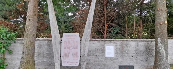 Na desni je ob spomeniku padlim partizanom na pokopališču na 
Jurščah še grob neznanega partizana.