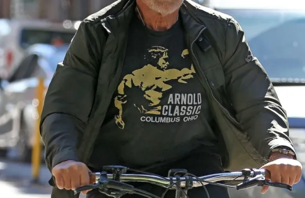 Nekdanji guverner Kalifornije in igralec Arnold Schwarzenegger  se 
zavzema za  zmanjševanje toplogrednih plinov.