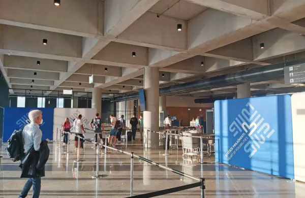 Z brniškega letališča v Beograd vsak dan v tednu letijo letala Air 
Serbia, od 14. novembra bosta dodatna leta še ob petkih in ob 
nedeljah.