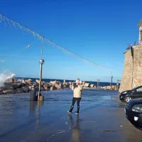 Po jutranjem je znova pričakovati tudi večerno razlivanje morja
