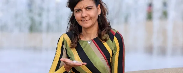Jelena Dudine nosi kristal kamene strele vedno s seboj.