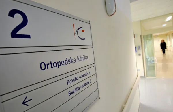 Na policiji so potrdili, da preiskujejo domnevno lažno evidentiranje delovnega časa na ortopedski kliniki UKC Ljubljana.