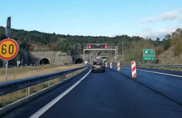 Zaporo na avtocesti med Kozino in Serminom bodo, če  bodo vremenske razmere naklonjene delu,  odstranili 
v začetku decembra.

