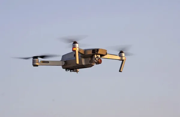 Ira&scaron;ki premier preživel napad z dronom na svojo rezidenco