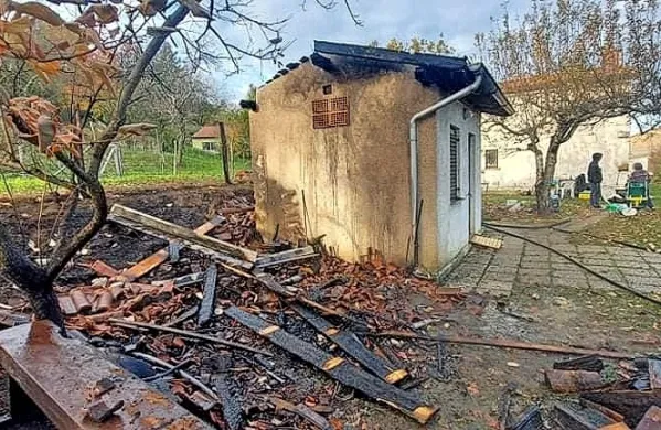 Pogorela drva in nadstre&scaron;ek