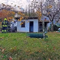 Pogorela drva in nadstre&scaron;ek