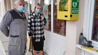 Defibrilator tudi pred knjižnico