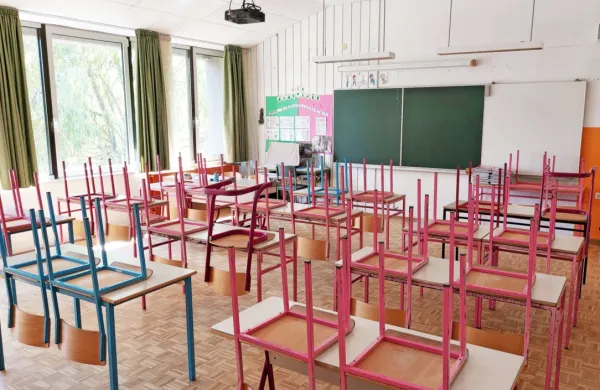 Orehovec: Učenci in dijaki, ki se ne bodo želeli samotestirati ali nositi mask, se bodo izobraževali na daljavo