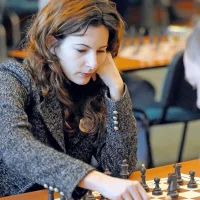 Velemojstrica Jana Krivec iz Deskel,  pri kateri šah   zaradi službenih 
obveznosti ni več v ospredju, bo  igrala za Slovenijo II.