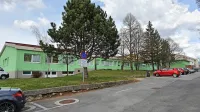 Divaško osnovno šolo bodo povečali z nadzidavo pritličnega 
dela. 