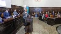Znanstveni posvet je pozdravila Jadranka Šturm, predsednica istrske enote Društva Tigr Primorske. Za njo so razpravljalci - 
zgodovinarji (z leve) - Borut Klabjan, Gašper Mithans in Mateja Režek.
