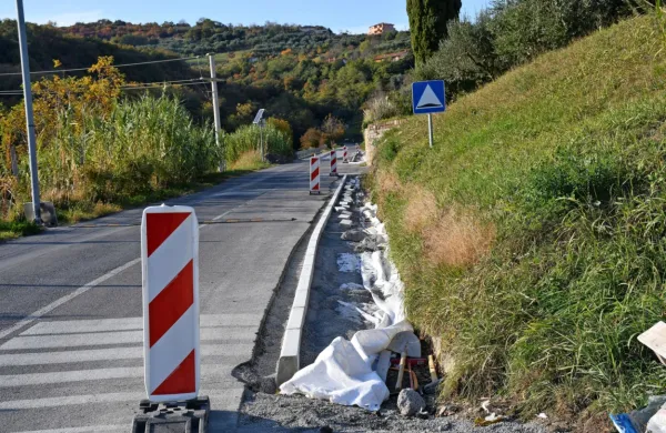 Obnavljajo pločnik na stari &Scaron;marski cesti