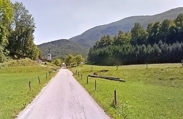 Občina namerava kupiti  kmetijska zemljišča pri Svinem, kjer bi 
zagotovila zazidalne parcele za gradnjo hiš. 