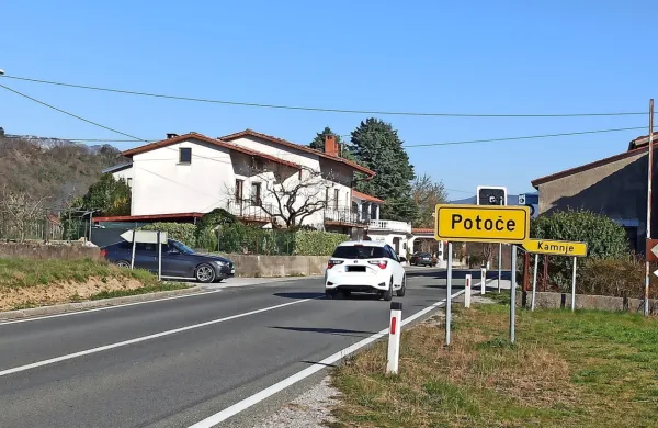 

V Potočah tudi štiri leta po prometni nesreči še vedno nimajo 
prehoda za pešce.