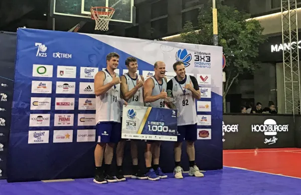 Piranska ekipa, ki je dolga leta kraljevala v Sloveniji in uspešno 
igrala na tujem, se počasi poslavlja.