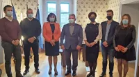 Županji občin  Alenka Štrucl Dovgan in Saša Likavec Svetelšek (ob ministru Andreju Vizjaku) sta včeraj podpisali  pogodbe za posamezna dela 
z zastopniki  družb Grafist, Adriaing, Adriaplan in Godina Brankom Vidovićem, Ninom Filipinom, Andrejem Žiberno in Jasno Godina. 