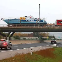 Policijski čoln  v Bertokih