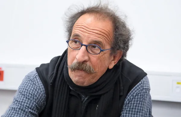 Tonči Kuzmanić je bil med drugim tudi izredni profesor na Univerzi 
na Primorskem.