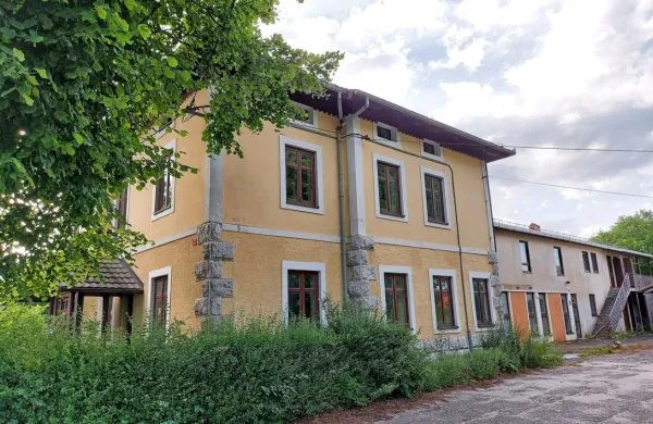 V novogoriškem VDC si obetajo, da bo država vendarle zagotovila  denar za prenovo logarske hiše, kjer bi 
vzpostavili center za 22 oseb z motnjami v telesnem in duševnem razvoju. 