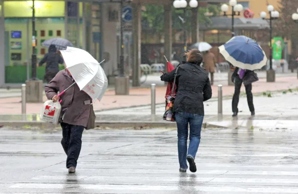 Padavine se bodo okrepile in raz&scaron;irile nad vso državo