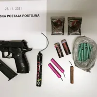 V Postojni in Izoli zasegli petarde