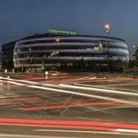 Banka Intesa Sanpolo ima 44 poslovalnic,  njeno   poslovno središče  
pa je v Ljubljani. 