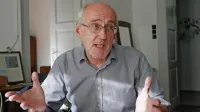 Franček Drenovec je eden tistih mislecev, ki stanje v družbi skozi 
ekonomsko prizmo poslušalcu predstavi na razumljiv, predvsem 
pa na drugačen način.