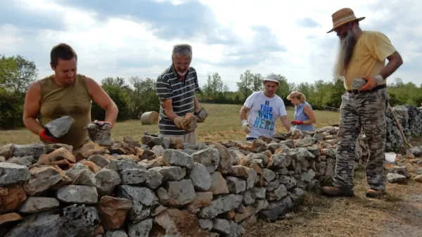 Dedi&scaron;čina kot re&scaron;ilna bilka prihodnosti