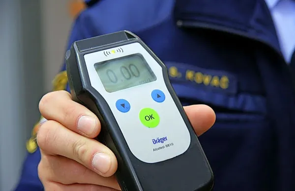 Policisti bodo v prihodnjih dneh  poostreno   preverjali, ali vozniki 
upoštevajo predpise in vozijo trezni.