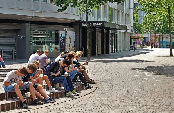 Z evropskim letom mladih želi EU dati poudarek mladim, ki so še 
zlasti v času pandemije covida-19 prestali veliko stisk.
