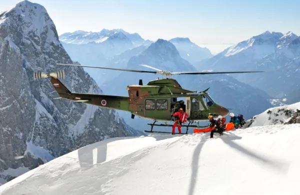 Velik del helikopterskih posredovanj so gorske nesreče. Letos je vojska na pomoč v gore letela že 180-krat. 