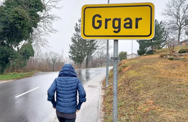 Pred dobrim letom dni se je v Grgarju zgodil nevaren napad z 
nožem.