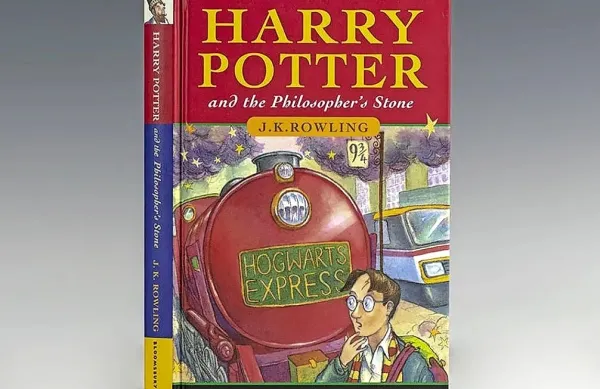 Za 471.000 dolarjev prodali prvo izdajo Harryja Potterja