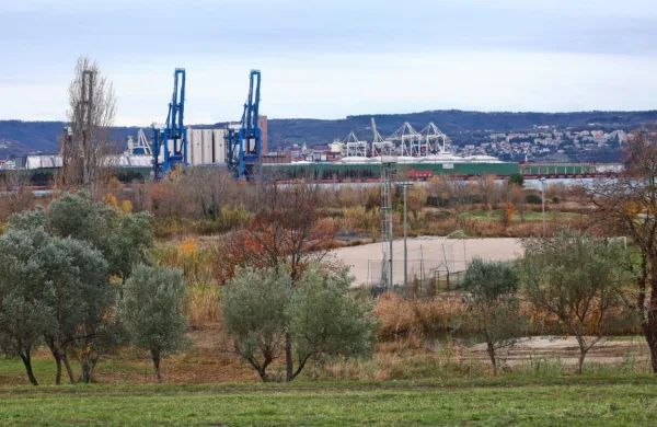 Ob nogometnem igrišču na Sv. Katarini bo občina pridobila še eno 
parcelo, namenjeno razvoju športno-rekreacijskega centra Sv. 
Katarina. 