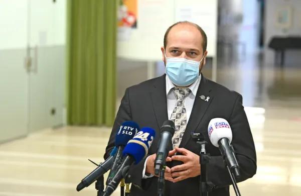 Minister za zdravje Janez Poklukar