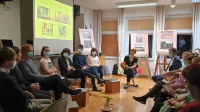 Sodelujoči na predstavitvi projekta  v Lavričevi knjižnici. 