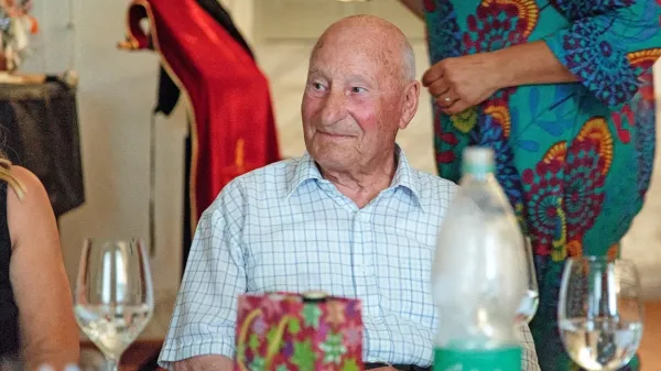 Sergio Perentin na praznovanju 90. rojstnega dneva, ki so mu ga 
pripravili v italijanski skupnosti v Piranu.